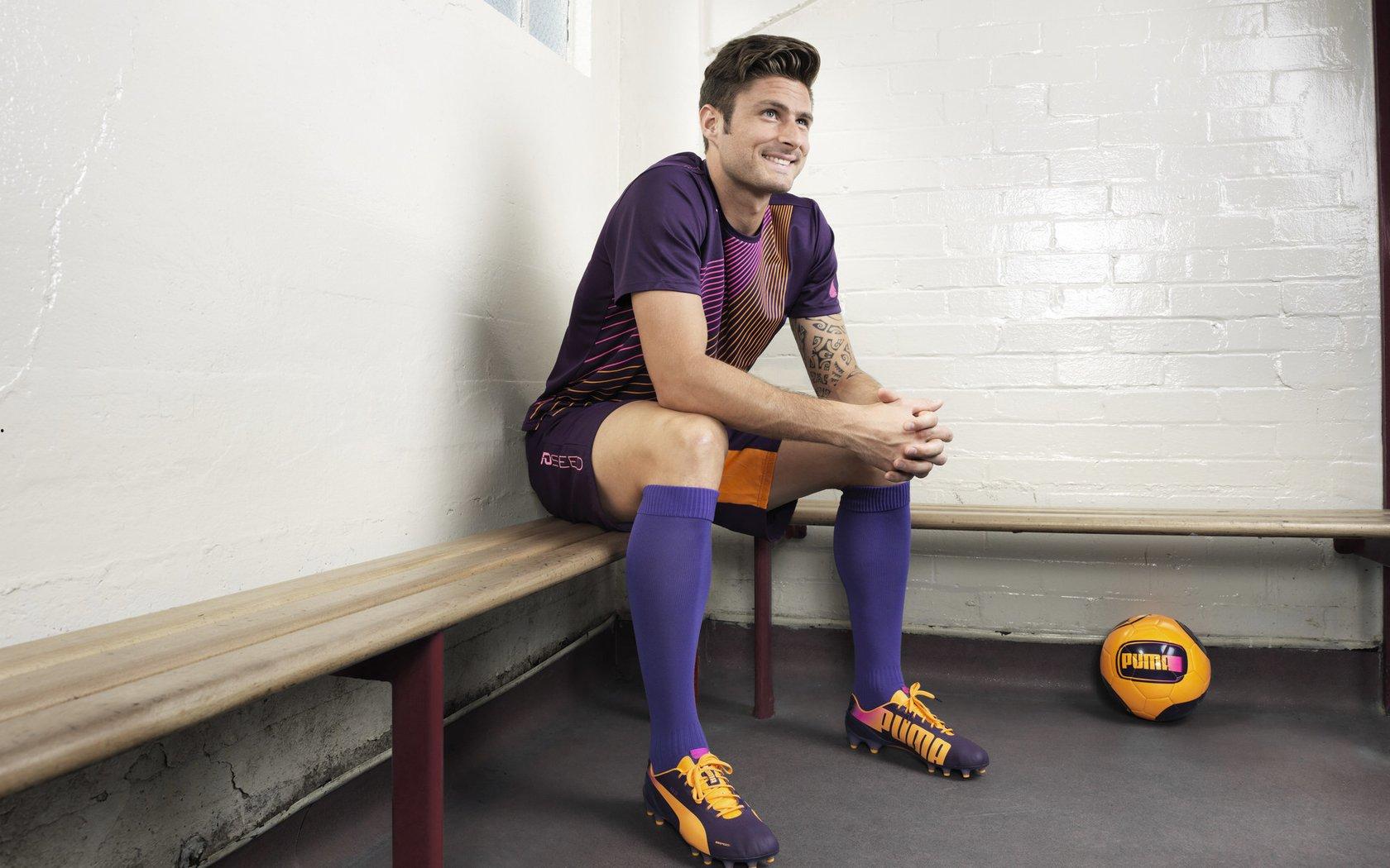 3节时间隐身！克雷伊奇手感冰凉仅得10分，老鹰客场憾负奇才